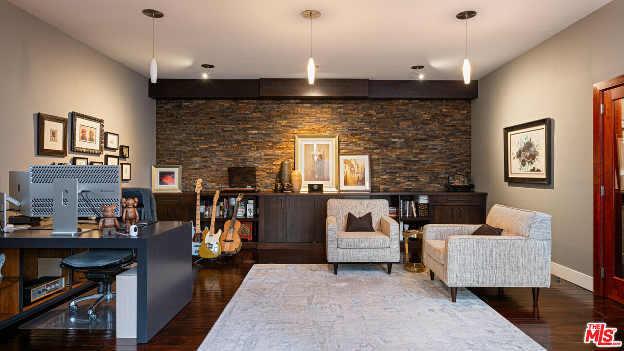 5677 Spreading Oak Dr