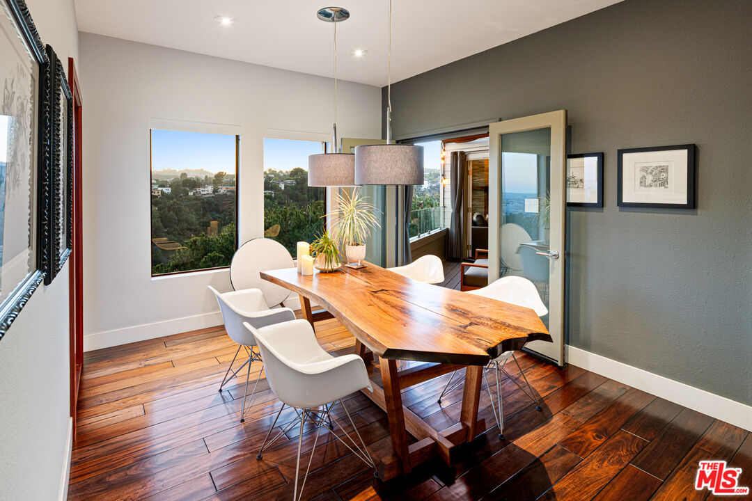 5677 Spreading Oak Dr