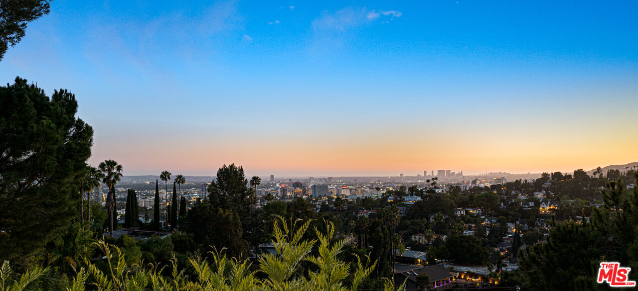 5677 Spreading Oak Dr