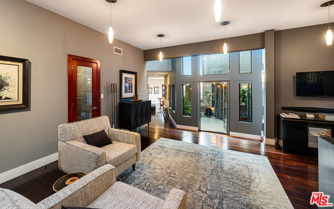 5677 Spreading Oak Dr