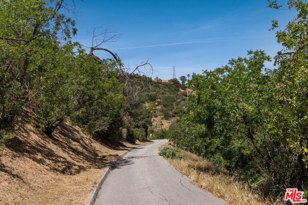 1858 Blue Heights Dr