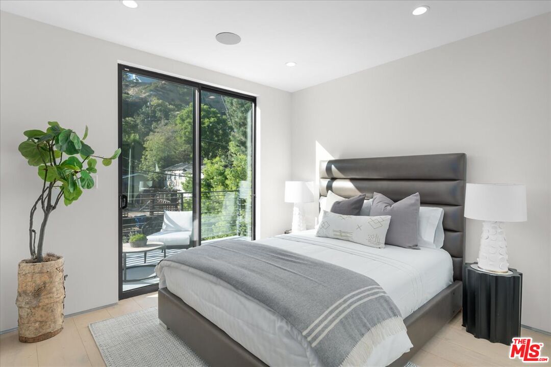 2016 Stanley Hills Dr