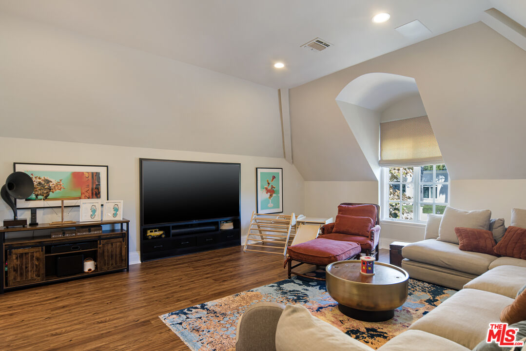 4155 Green Meadow Ct