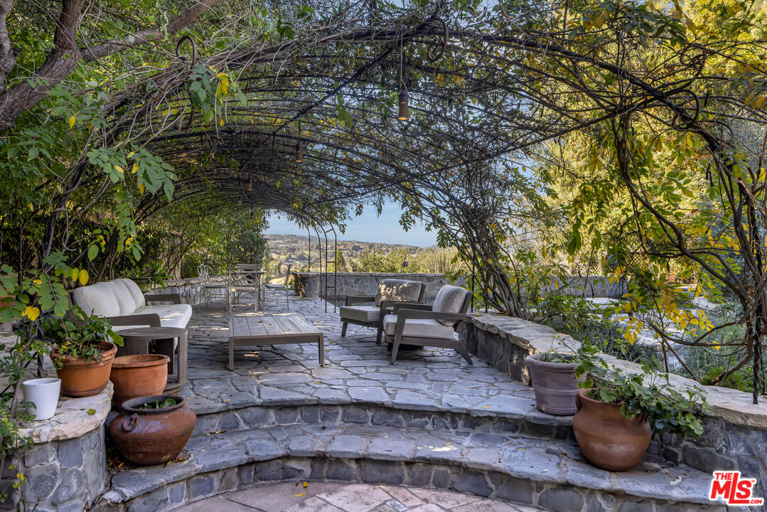 4155 Green Meadow Ct