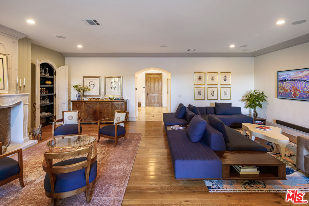 4155 Green Meadow Ct