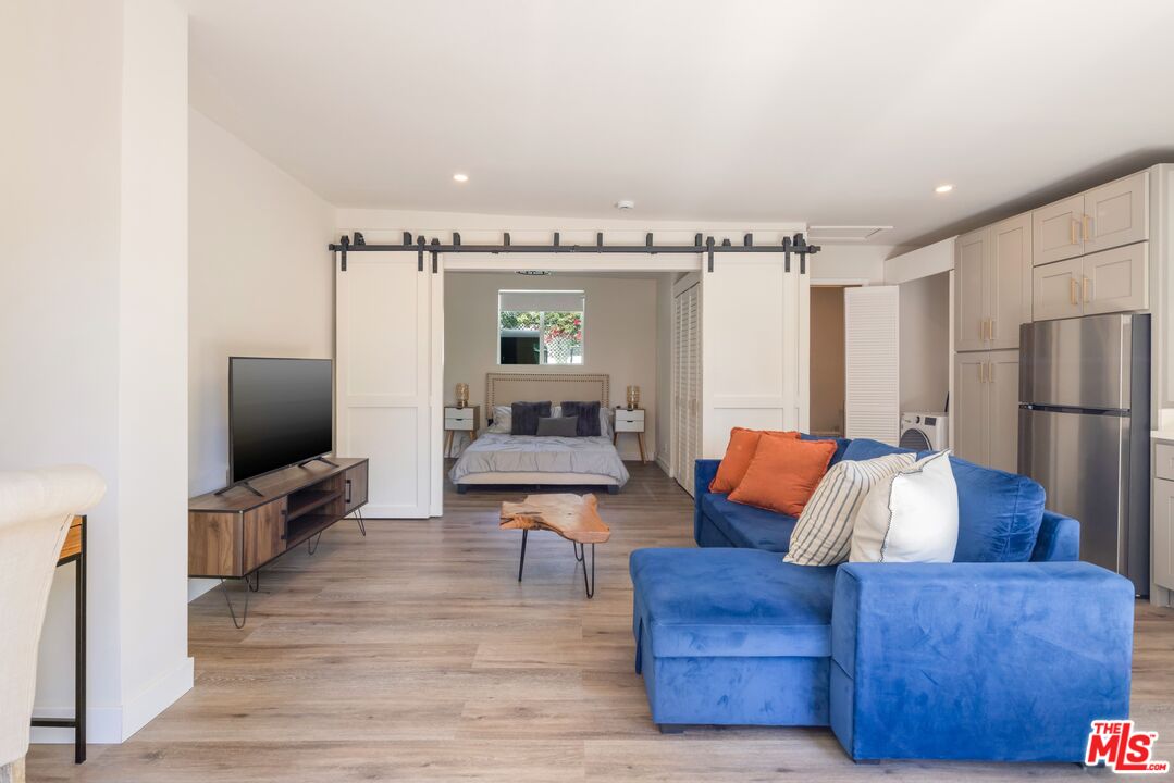 1165 Coldwater Canyon Dr