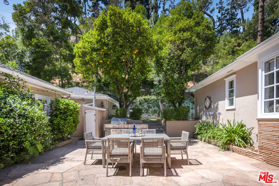 1165 Coldwater Canyon Dr