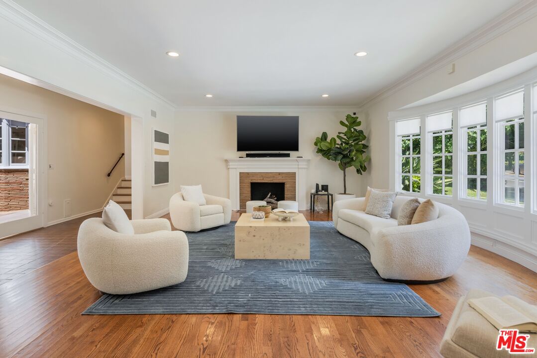 1165 Coldwater Canyon Dr