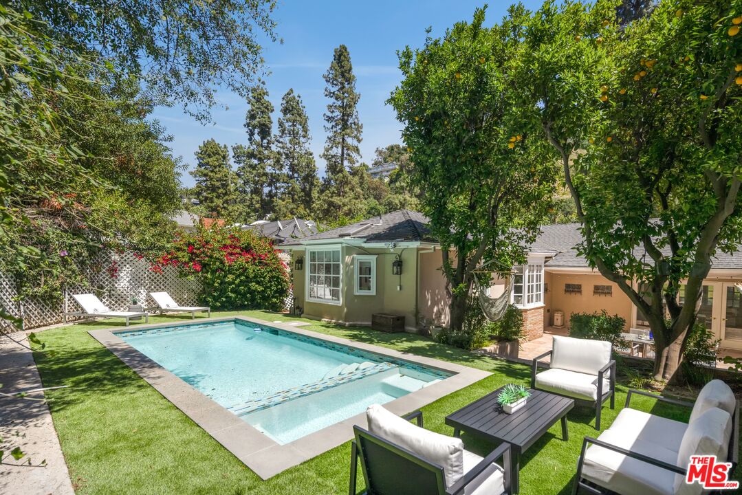 1165 Coldwater Canyon Dr