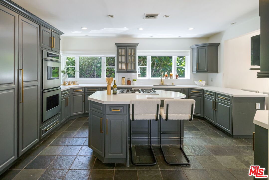 1165 Coldwater Canyon Dr