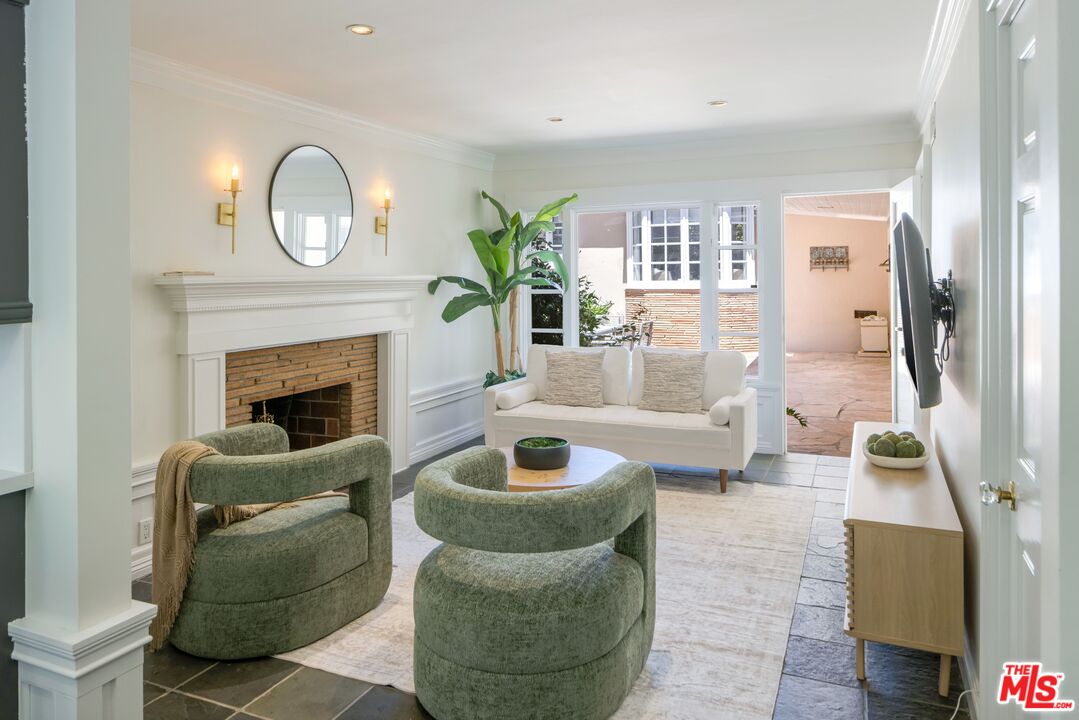 1165 Coldwater Canyon Dr