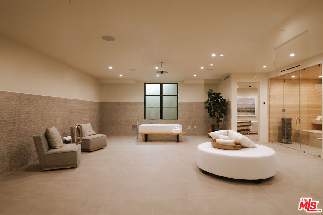 5287 Round Meadow Rd