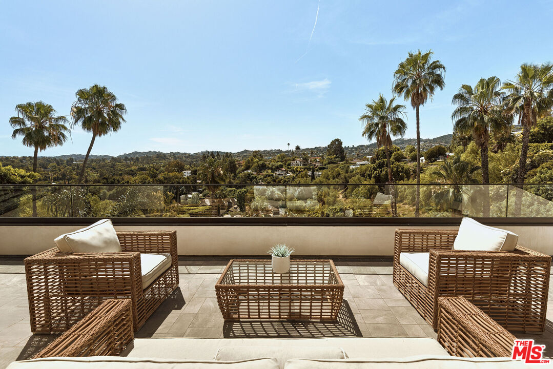 16838 Oak View Dr