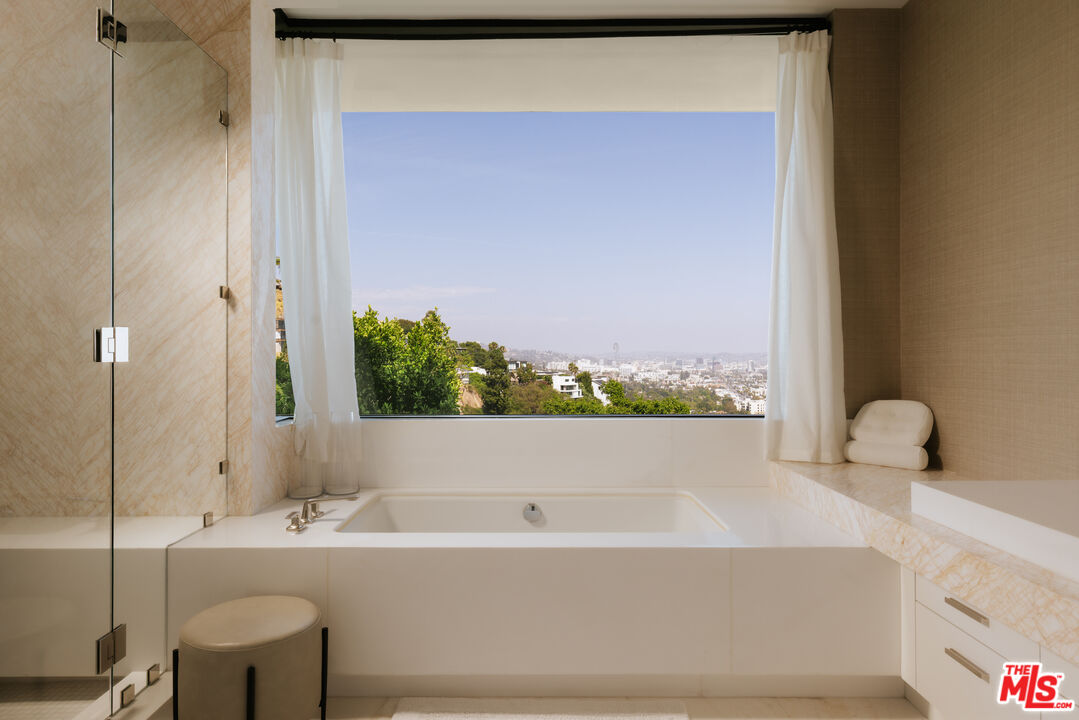8366 Sunset View Dr