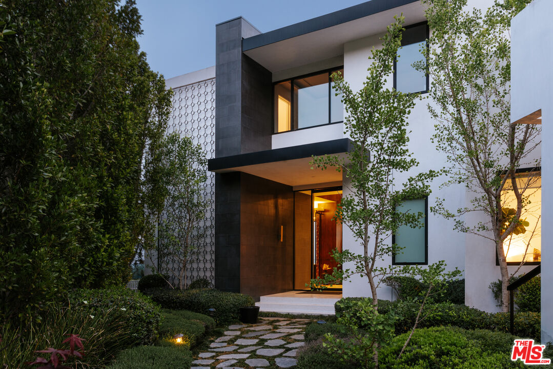8366 Sunset View Dr