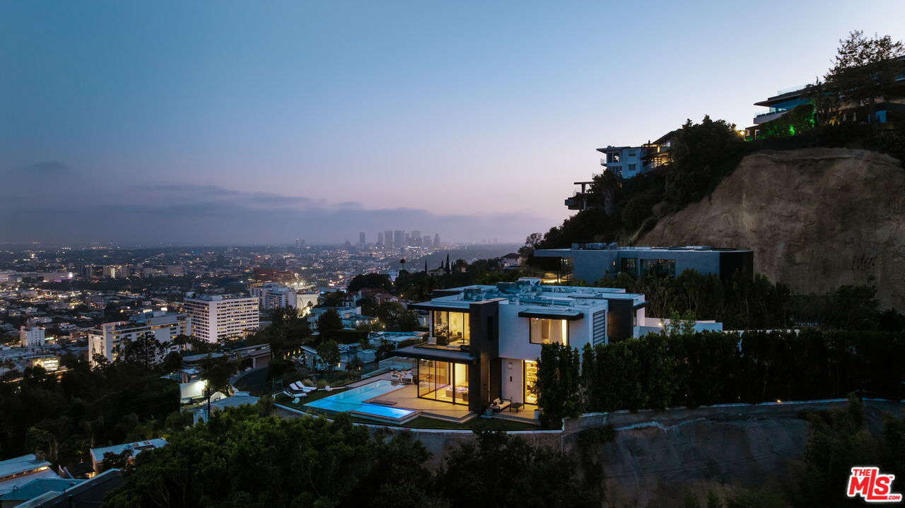 8366 Sunset View Dr