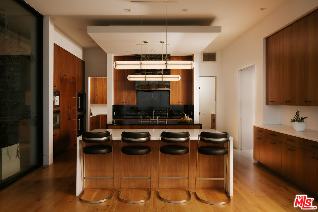 8366 Sunset View Dr