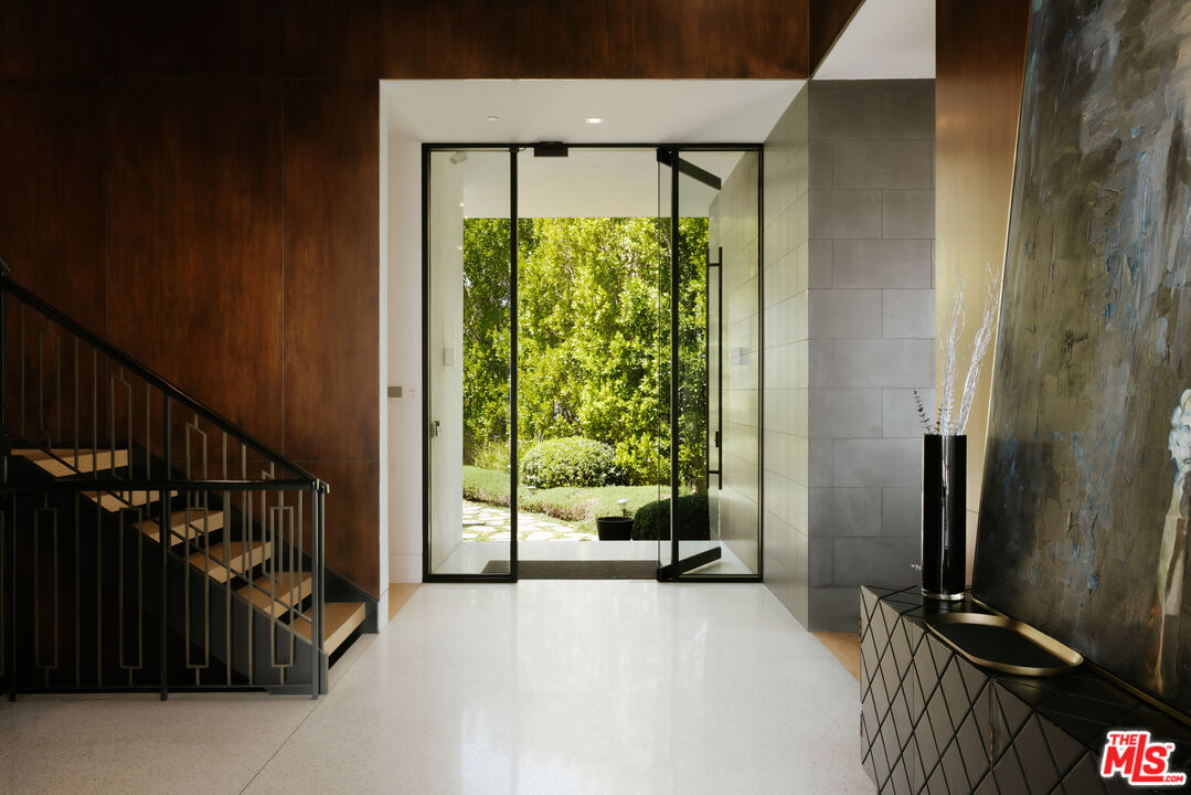 8366 Sunset View Dr