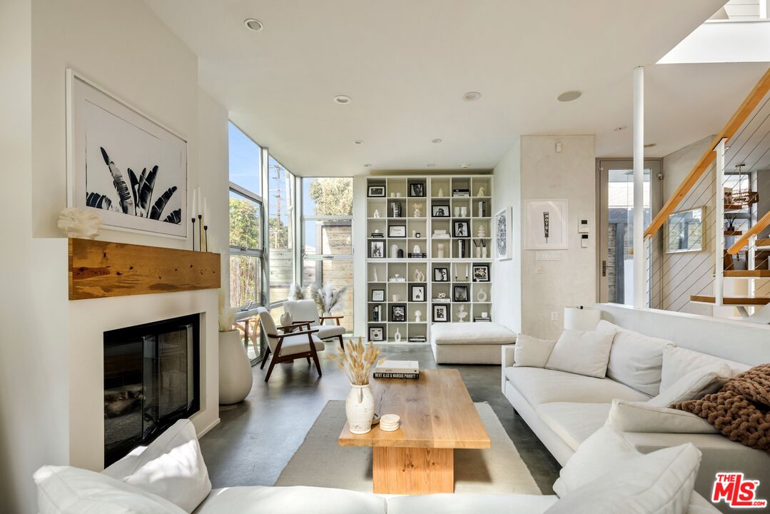 844 California Ave