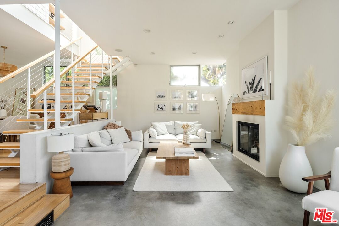 844 California Ave