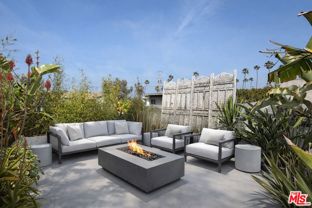 844 California Ave