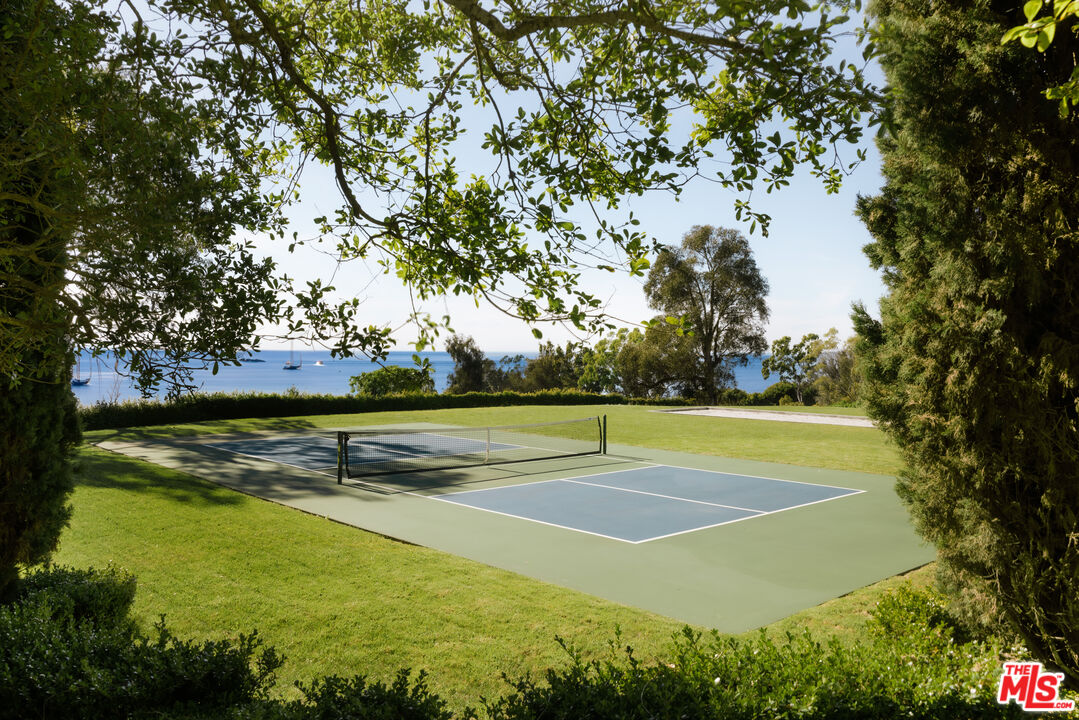 120 Montecito Ranch Ln