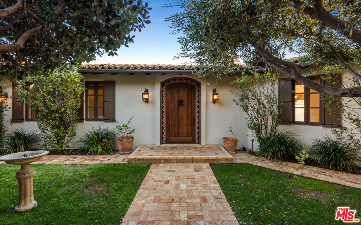 1924 Wattles Dr