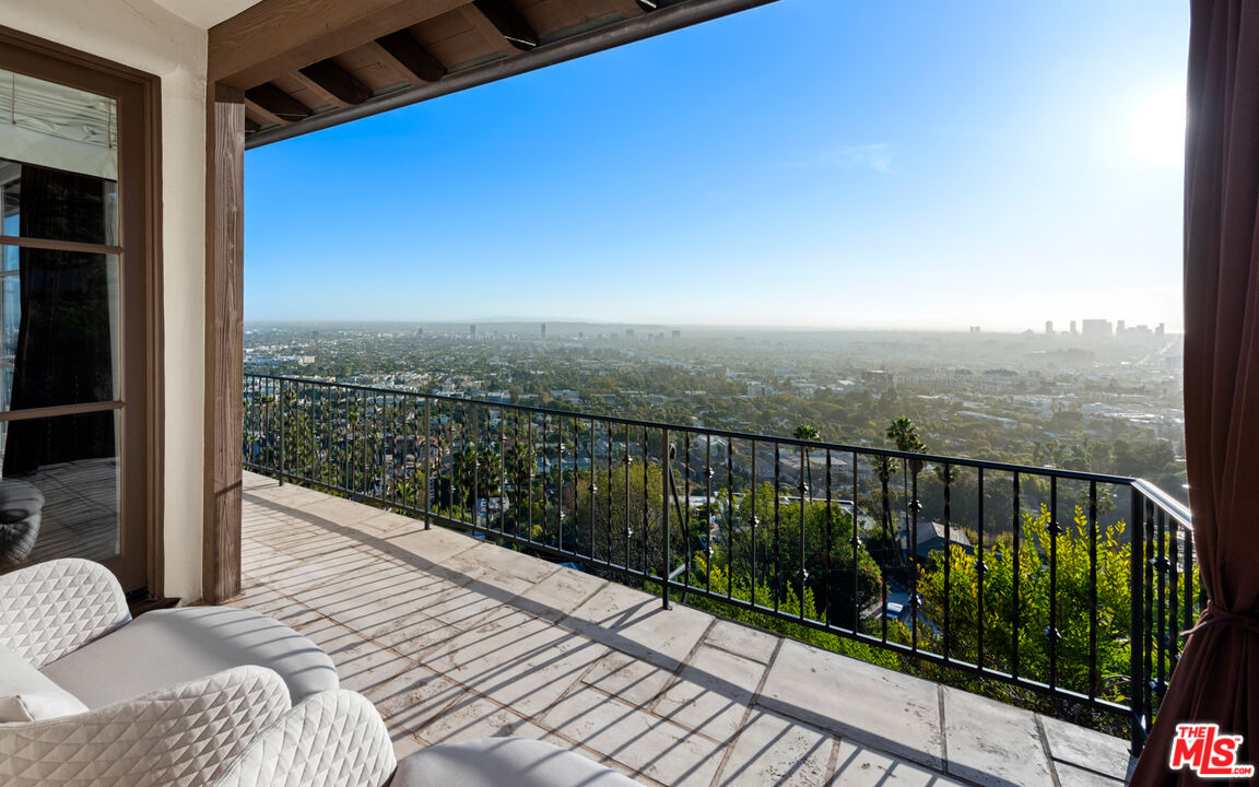 1924 Wattles Dr