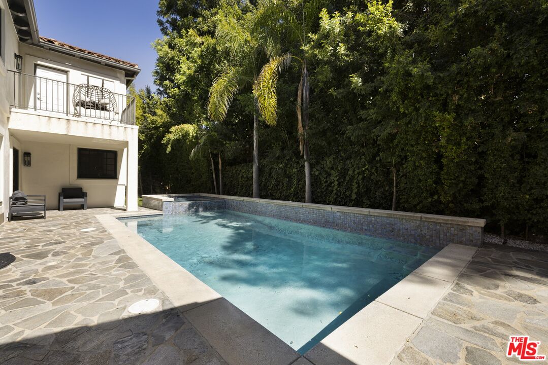 15916 Daniel Ln