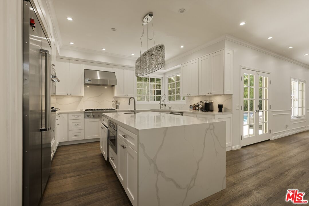 15916 Daniel Ln