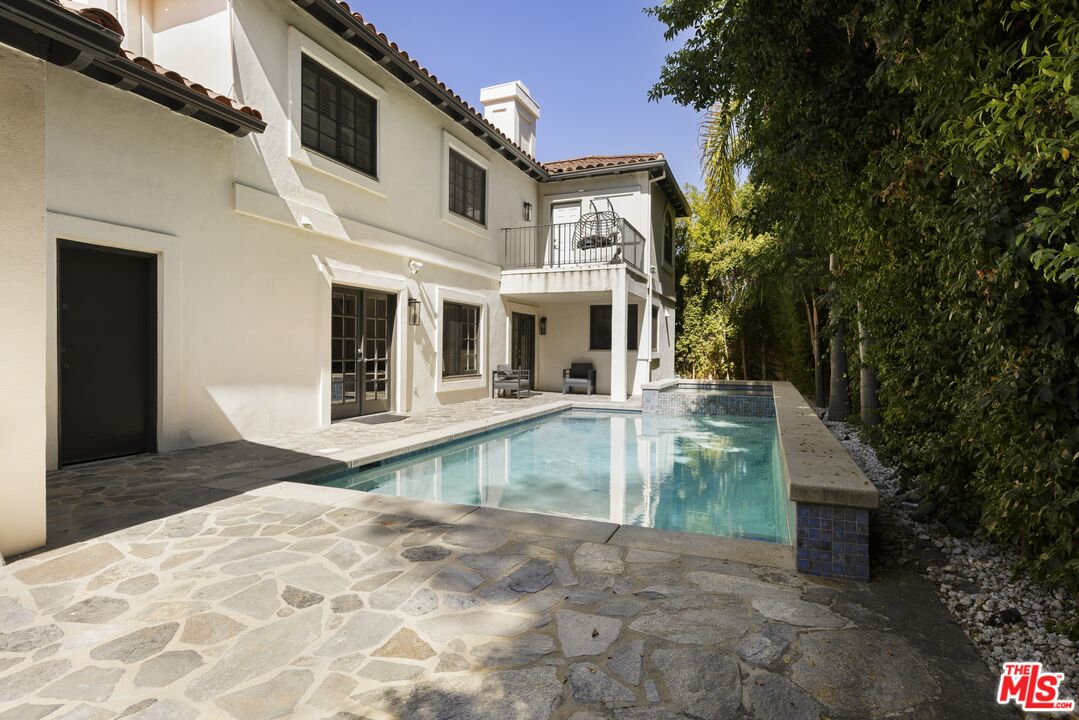 15916 Daniel Ln