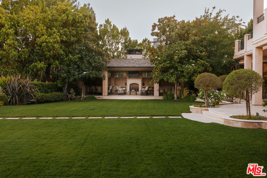 2108 Stratford Cir
