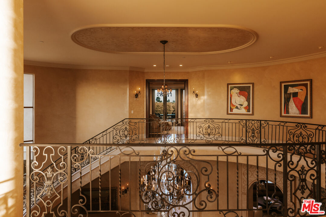 2108 Stratford Cir