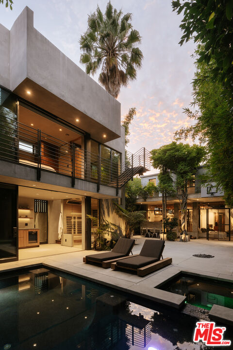 554 Westminster Ave