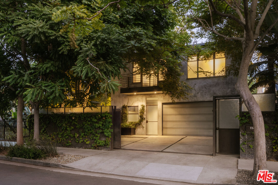 554 Westminster Ave
