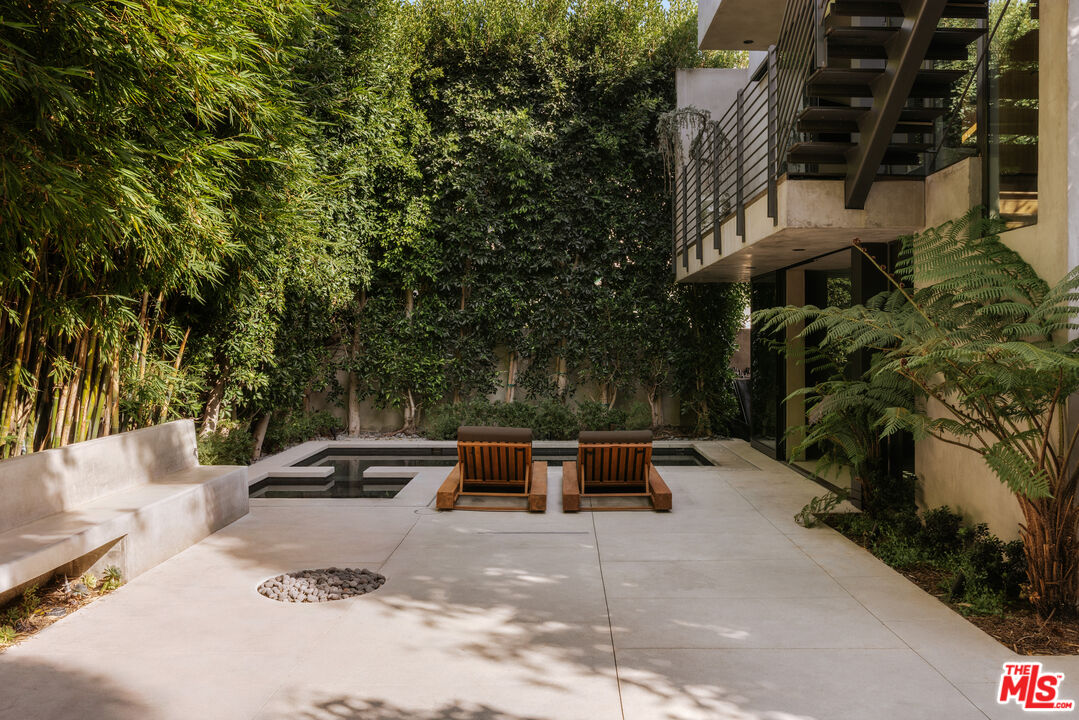 554 Westminster Ave