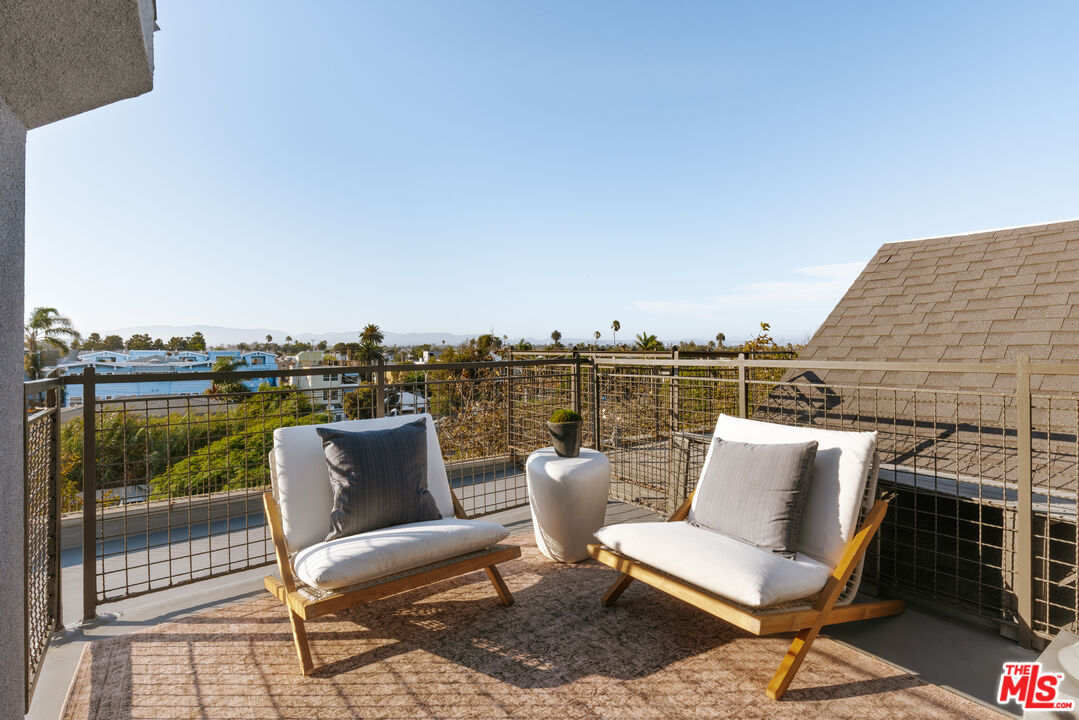 208 S Venice Blvd Unit: A