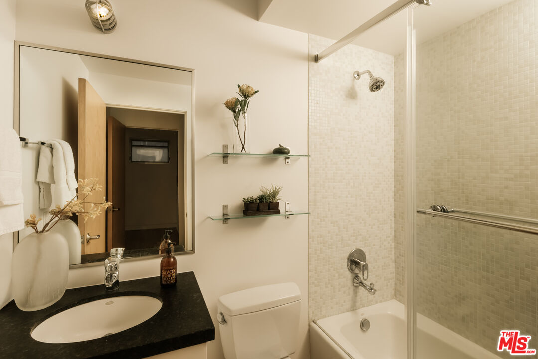 208 S Venice Blvd Unit: A