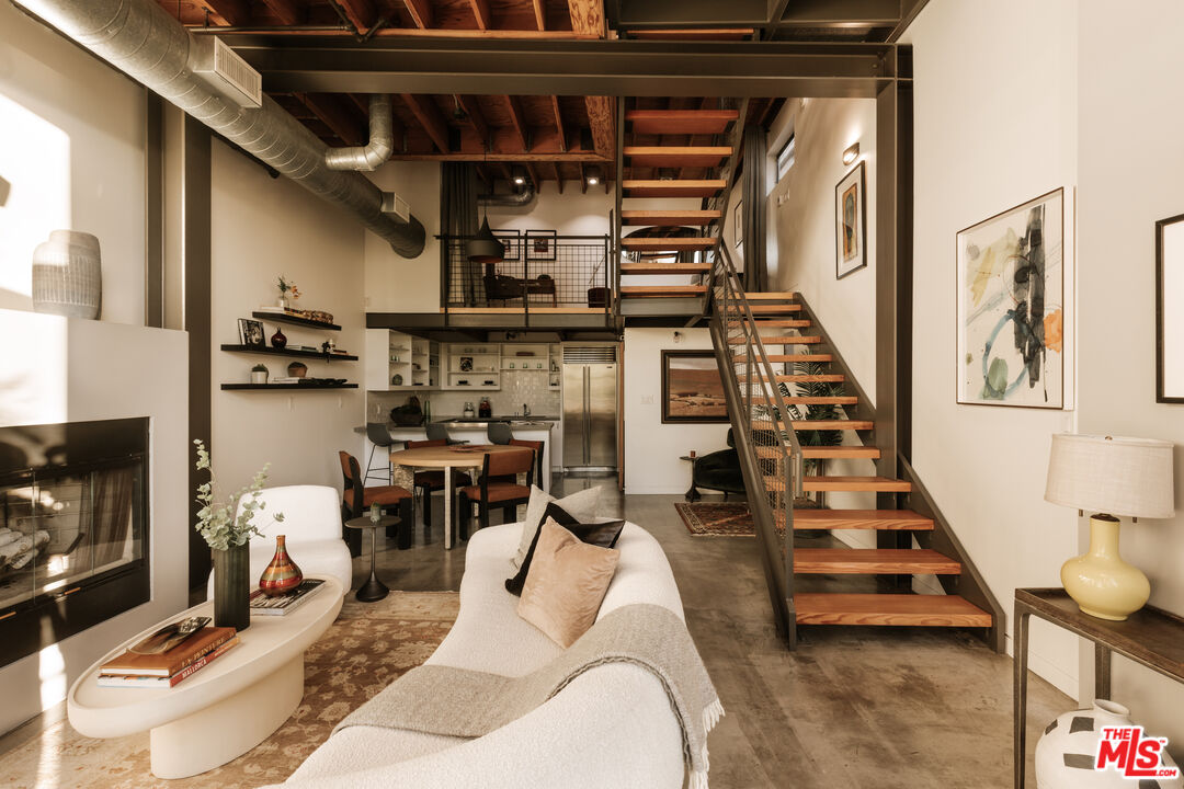 208 S Venice Blvd Unit: A