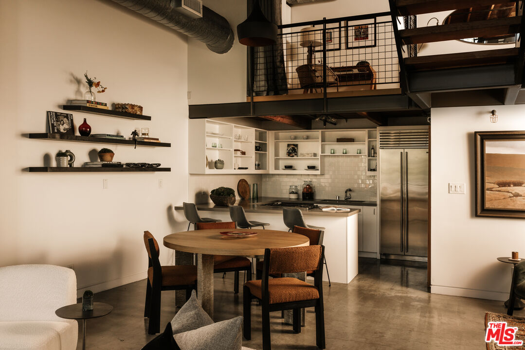 208 S Venice Blvd Unit: A