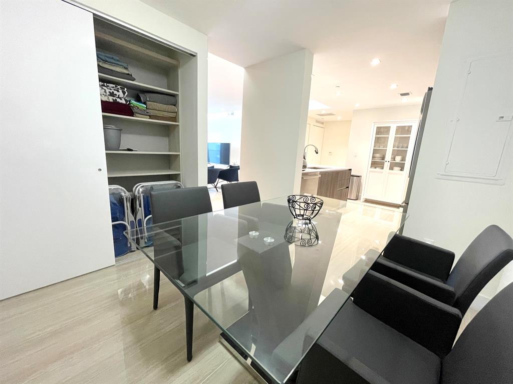 488 NE 18th Street 2409