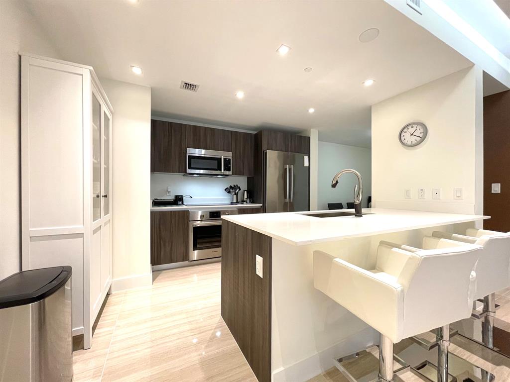 488 NE 18th Street 2409