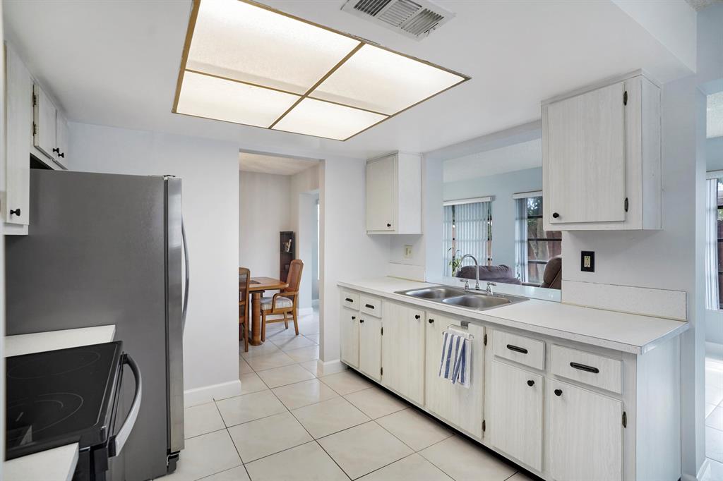 1050 NW 69th Avenue