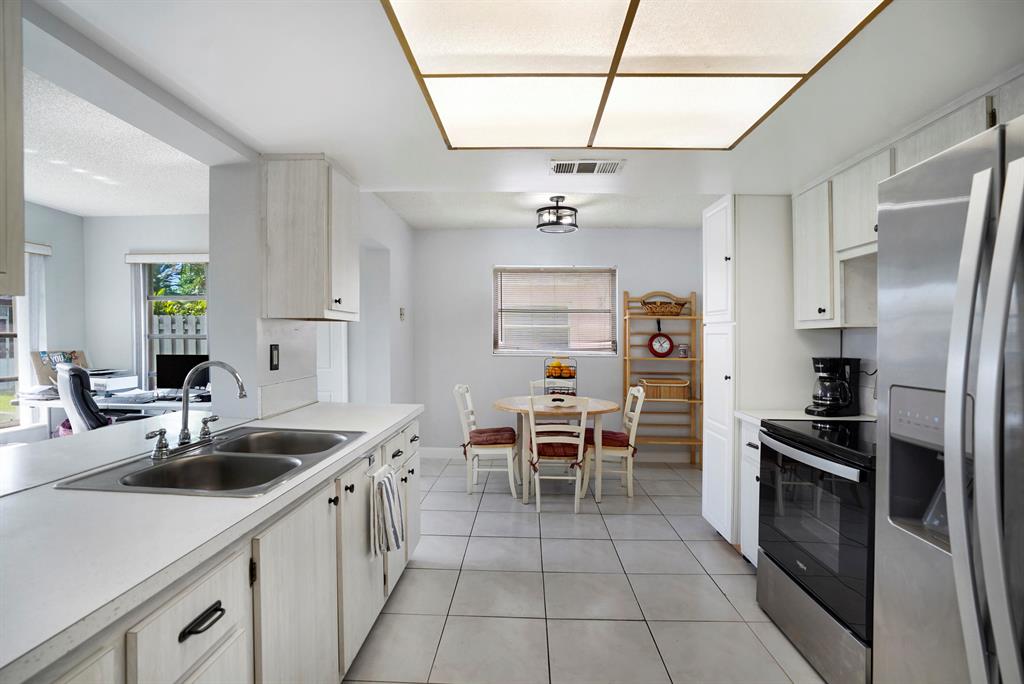 1050 NW 69th Avenue