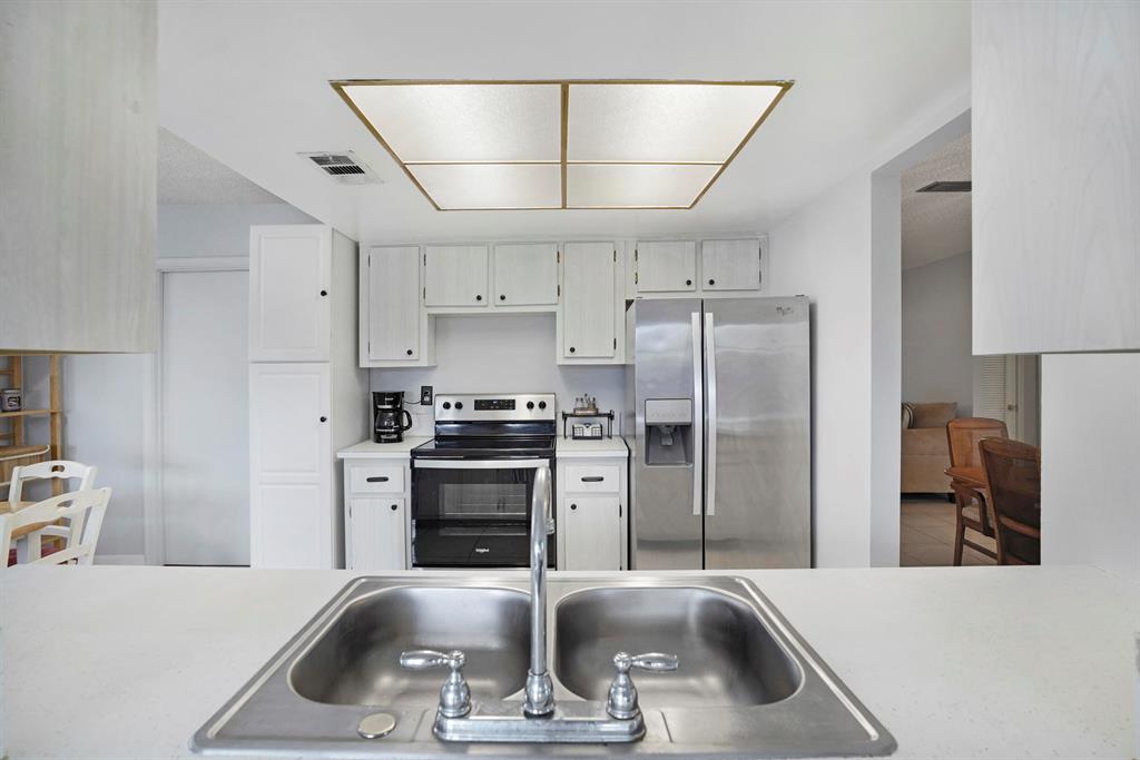 1050 NW 69th Avenue