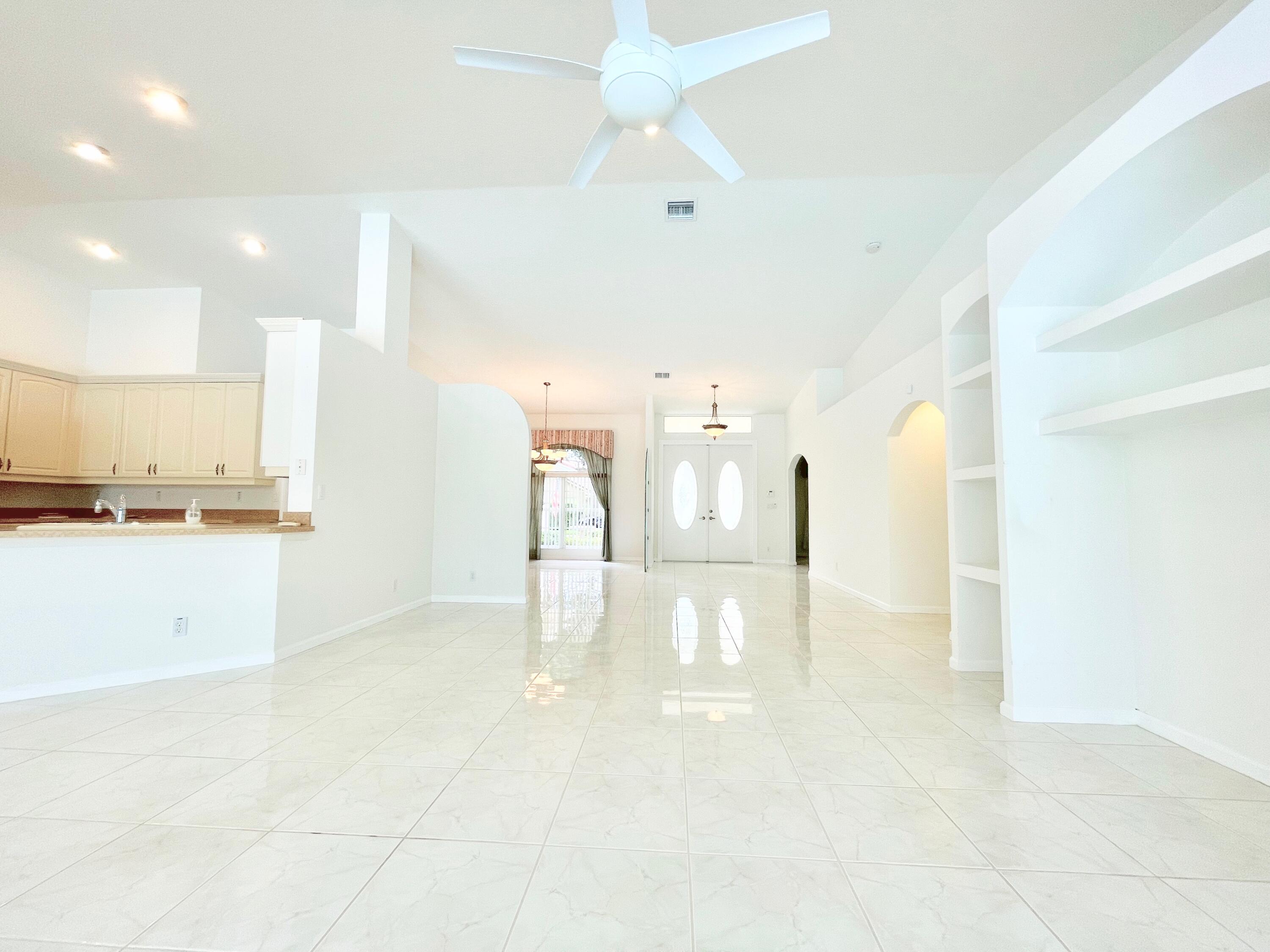 106 Pepper Tree Cres Crescent