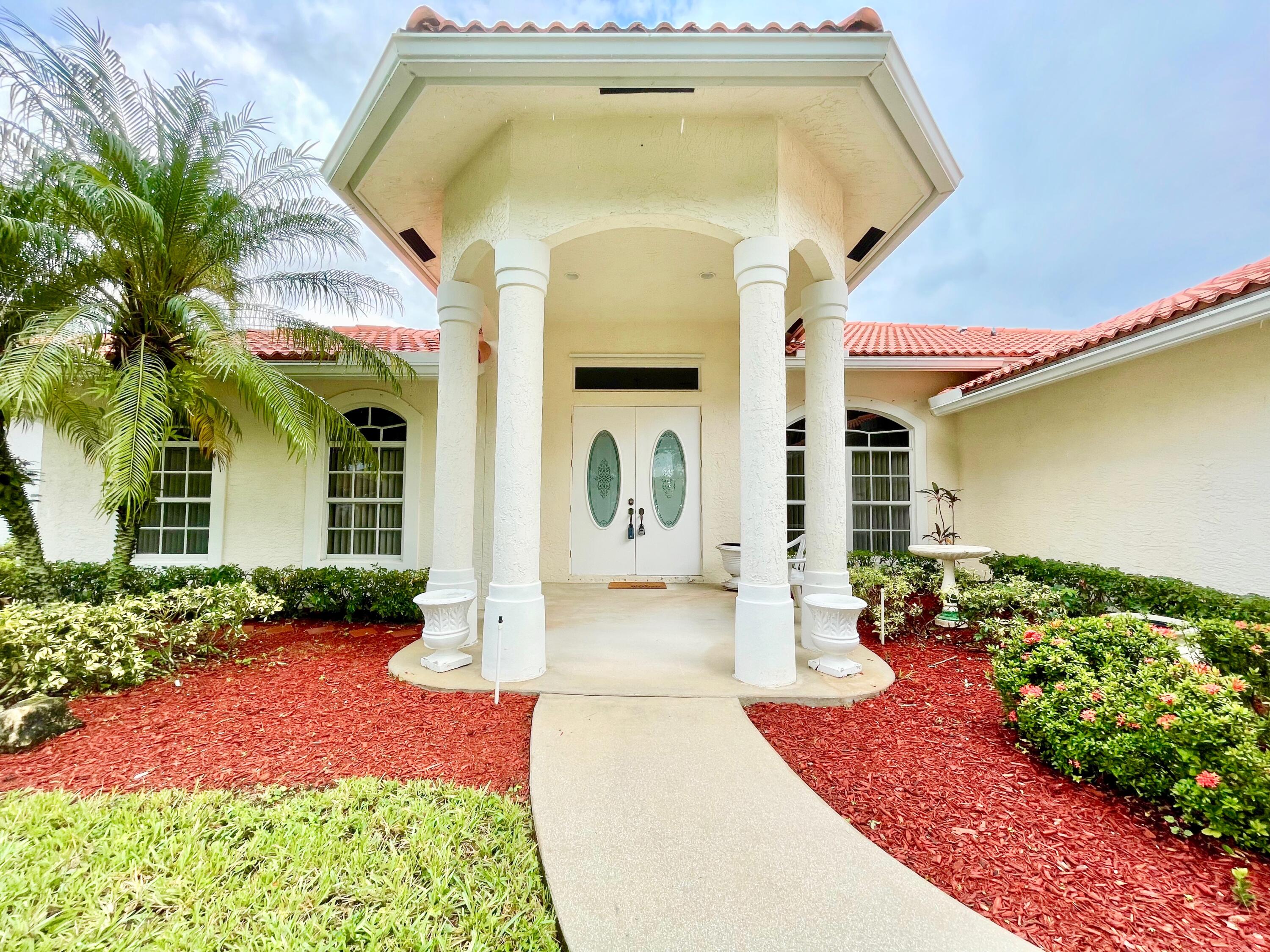 106 Pepper Tree Cres Crescent