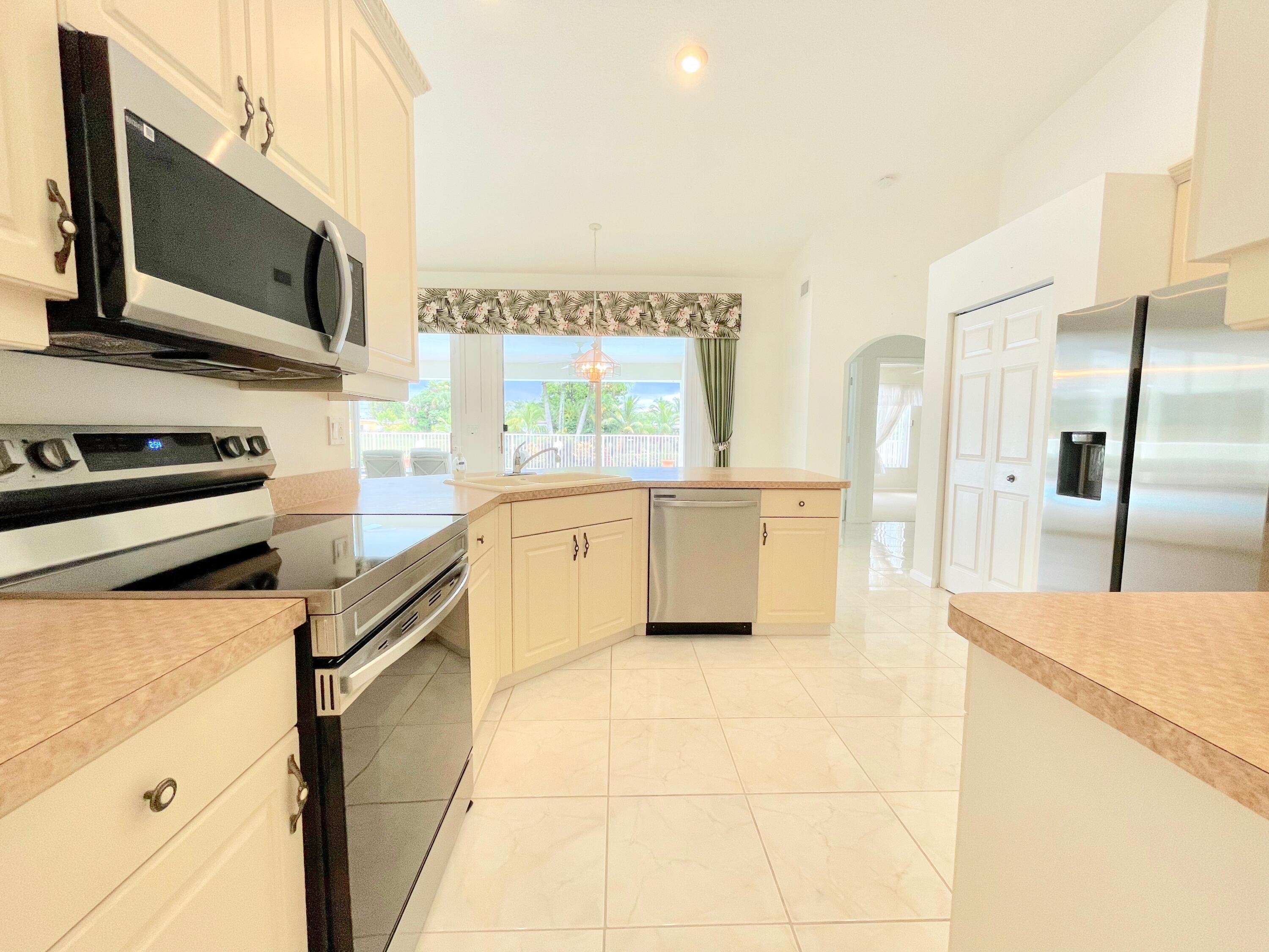 106 Pepper Tree Cres Crescent