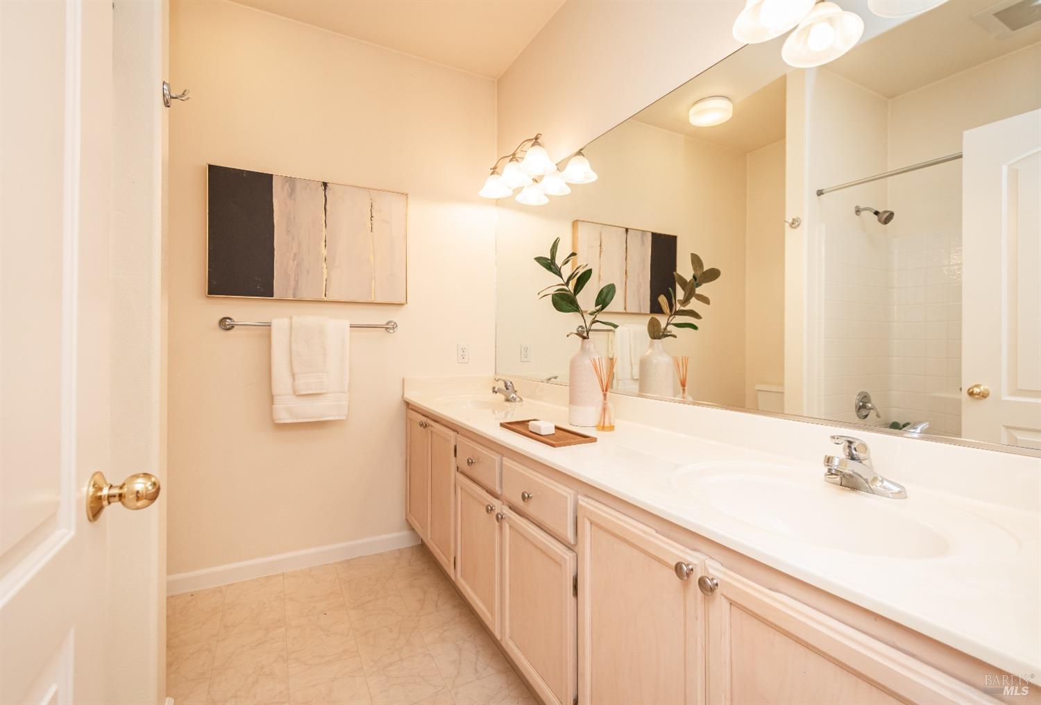 11 Hall Ct