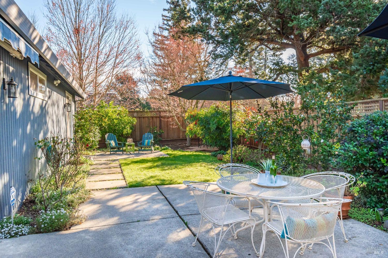 11 Hall Ct